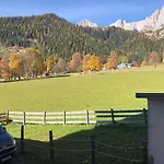 Romantikapartment Mit Sommercard Schladming Dachstein *