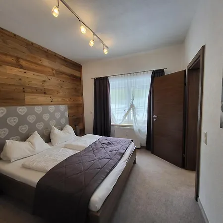 Romantikapartment Mit Sommercard Daire *